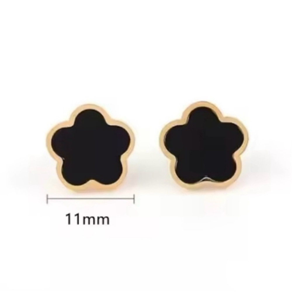 RED CLOVER STUD EARRINGS SET IN GOLD 6 LEAF QUATREFOIL-NEW - Picture 3 of 4